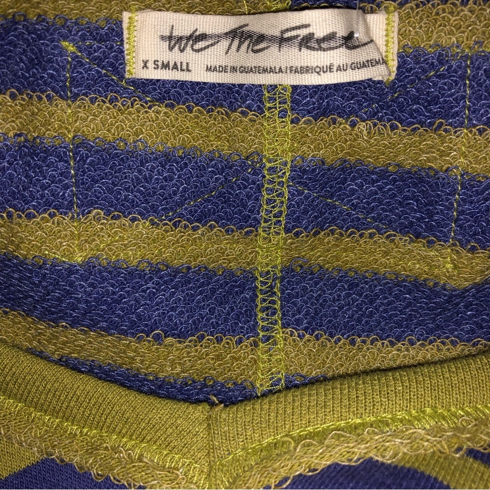 NWOT Main Squeeze v-neck sweatshirt by We The Free from Free People in size XS - Picture 3 of 8
